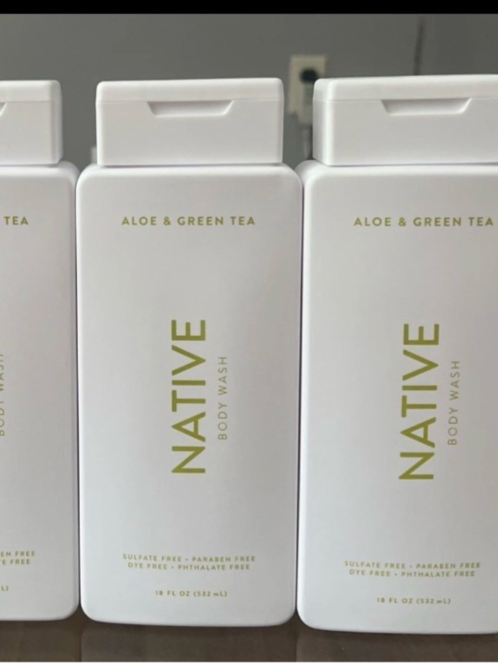 Native Aloe & Green Tea Body Wash — 3 pack lot